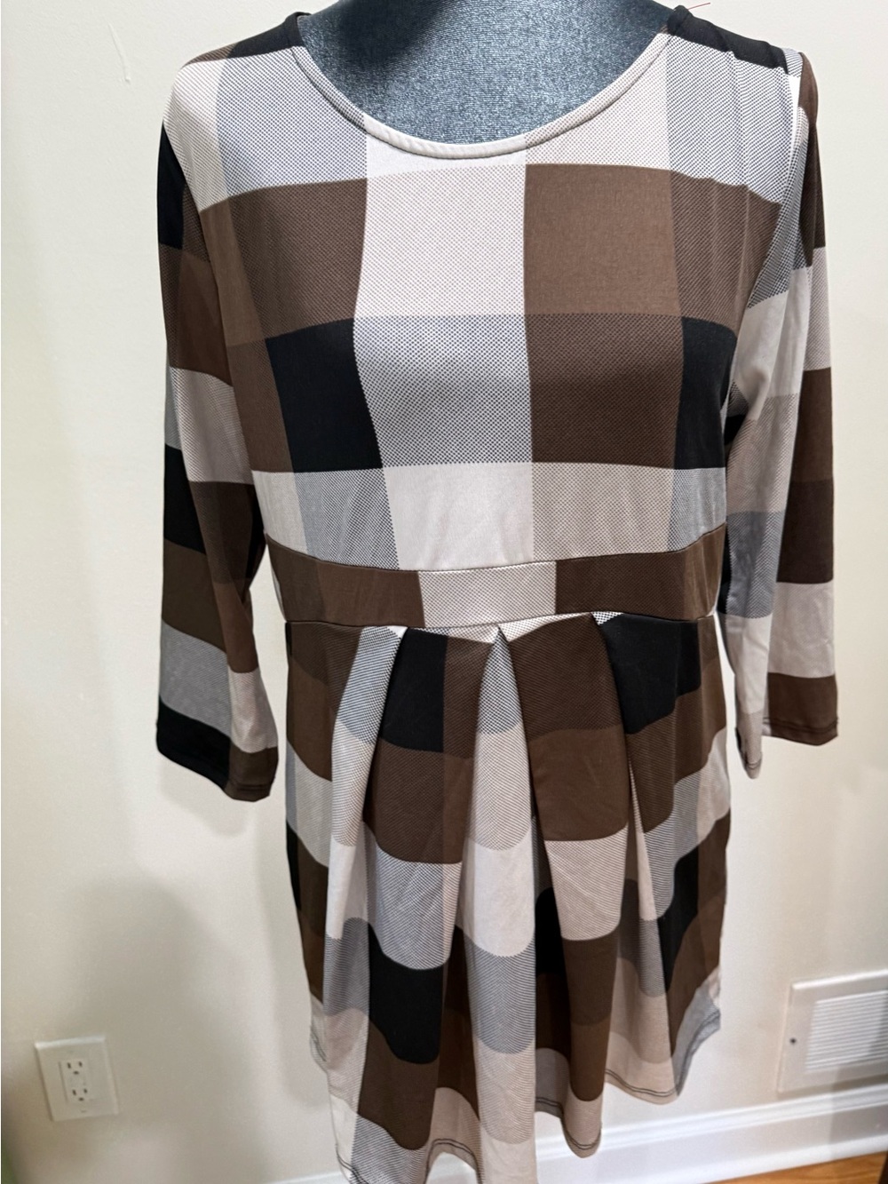Plaid Scoop-Neck Peplum Tunic in Brown and Cream